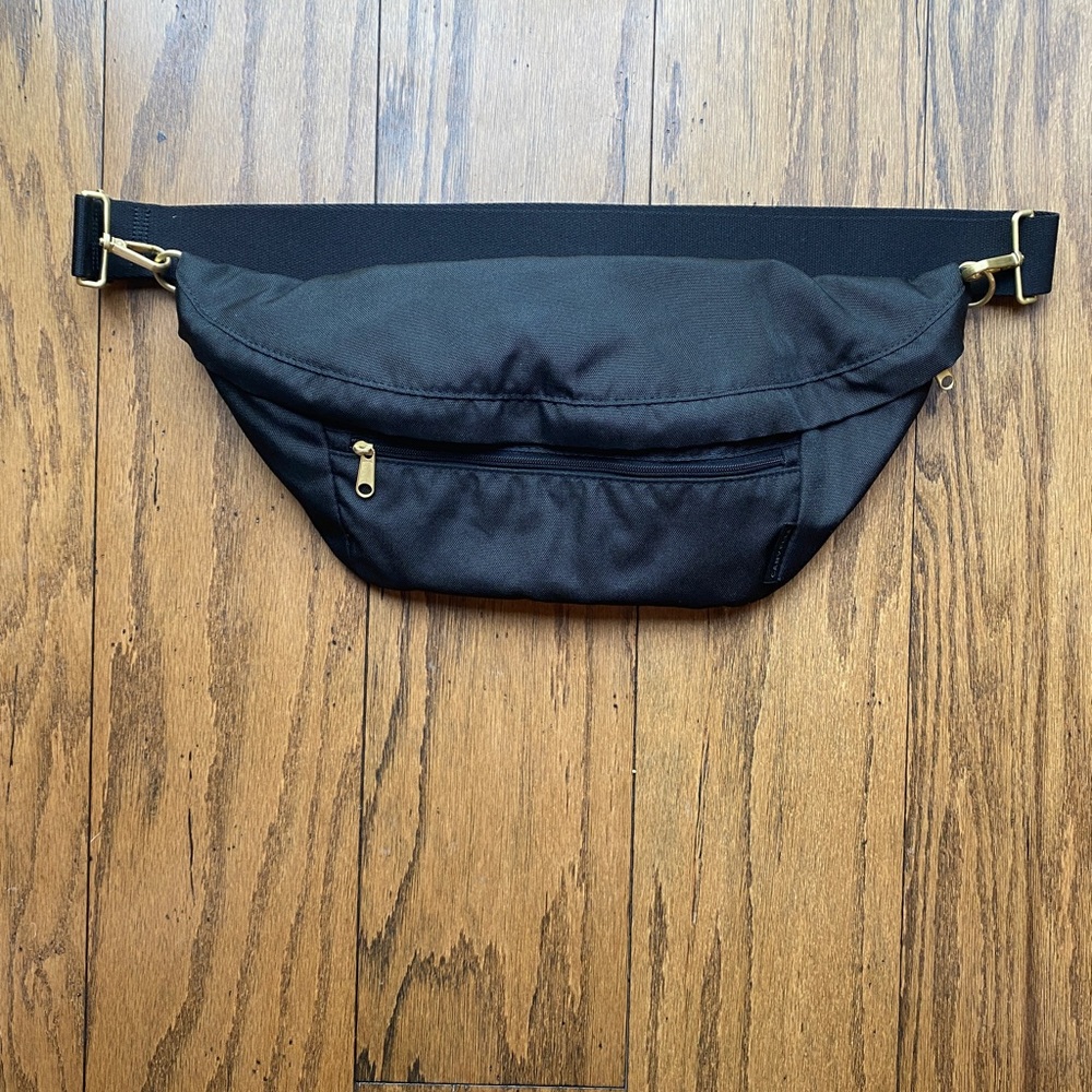 Logan and Lenora Oversized Fanny Pack - Black
